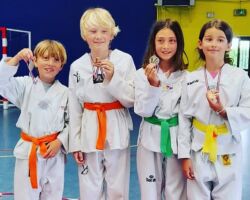 Noa (Argent), Marceau (Bronze), Alyssa (Argent) et Leilla (Or)