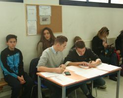 Groupe enfants 6/7/8 ans ceintures blanches.