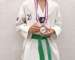 Les médailles : Milhan (Or), Maël et Sybille (Argent), Alyssa, Ines, et Jean-Pol (Bronze)